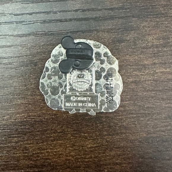 Disney Trading Pin - Ursula - Picture 2 of 4